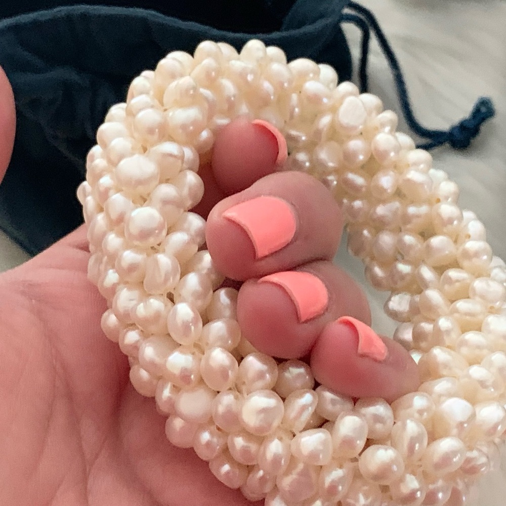 Blue Nile THICK multi strand pearl bracelet - Picture 4 of 15